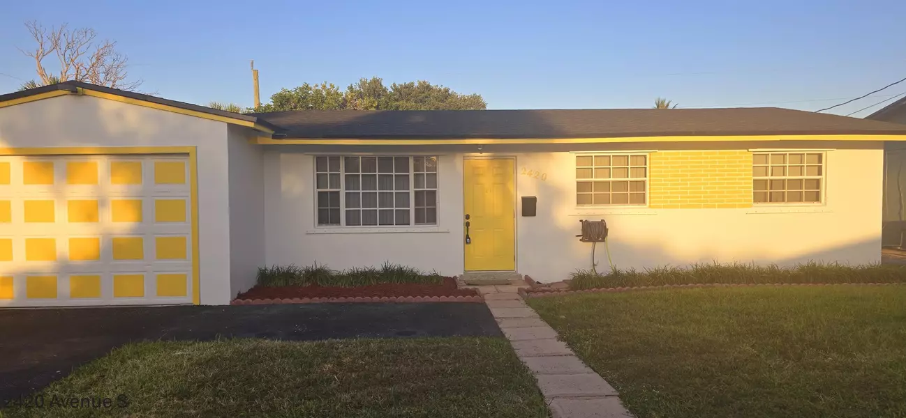 2420 S Avenue S, West Palm Beach, FL 33404