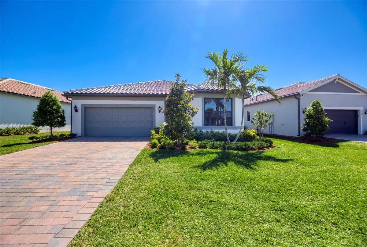 Port Saint Lucie, FL 34984,361 SE Filoli DR