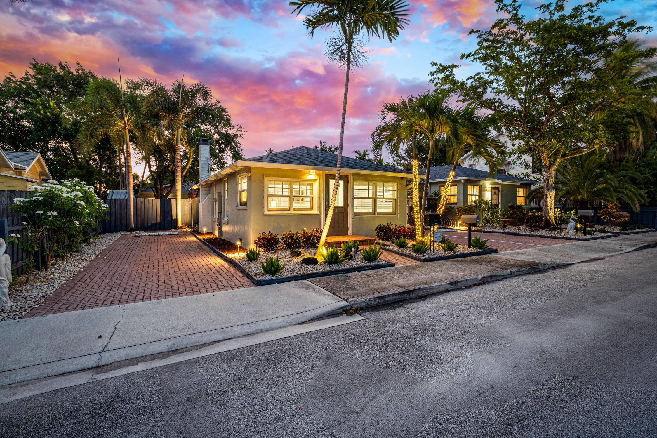 Lake Worth Beach, FL 33460,128 N L ST