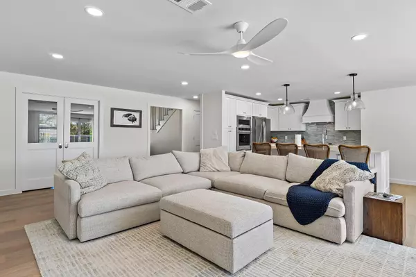 Palm Beach Gardens, FL 33418,8718 N 150th CT