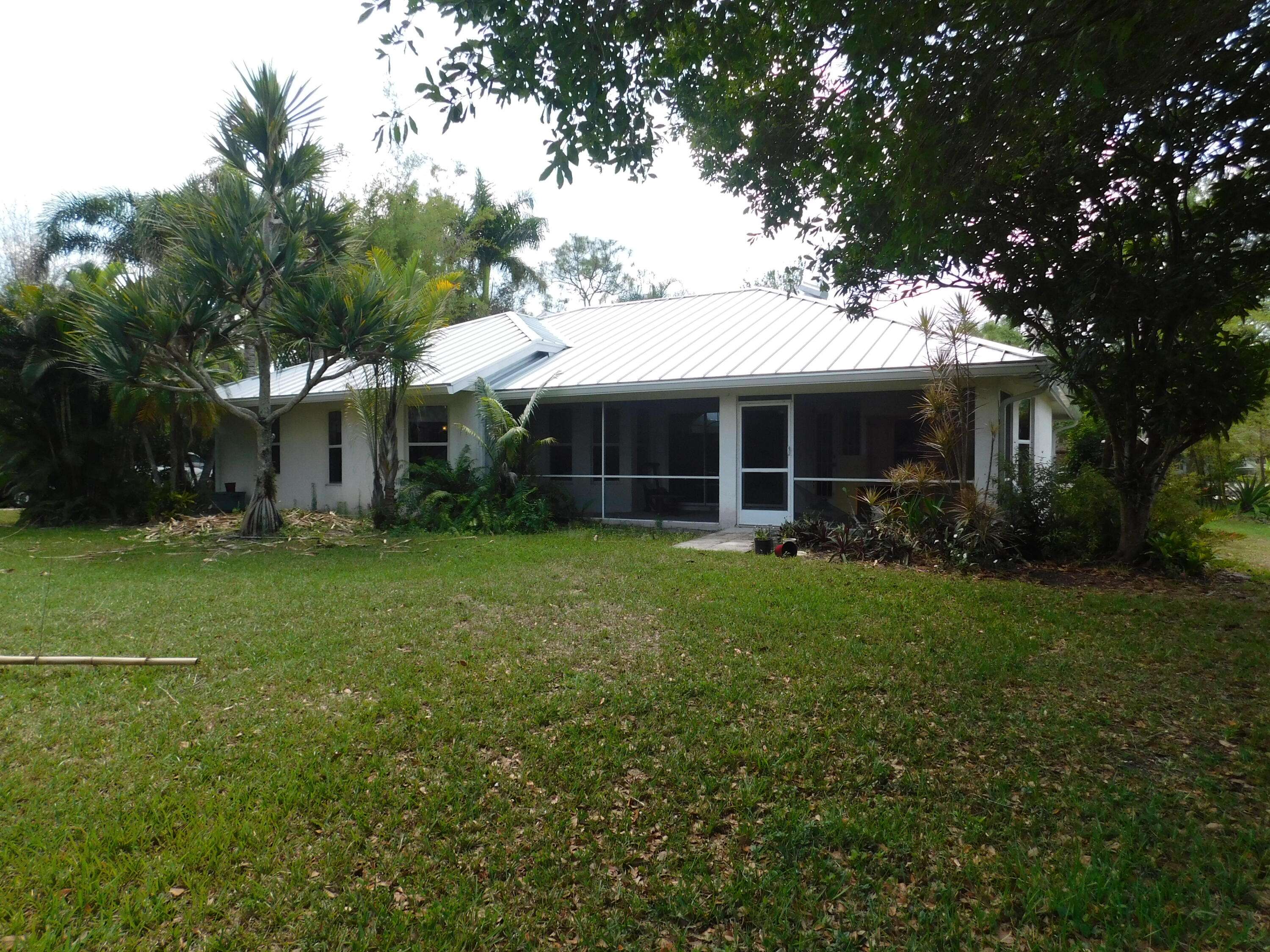 Loxahatchee, FL 33470,17609 N 72nd RD