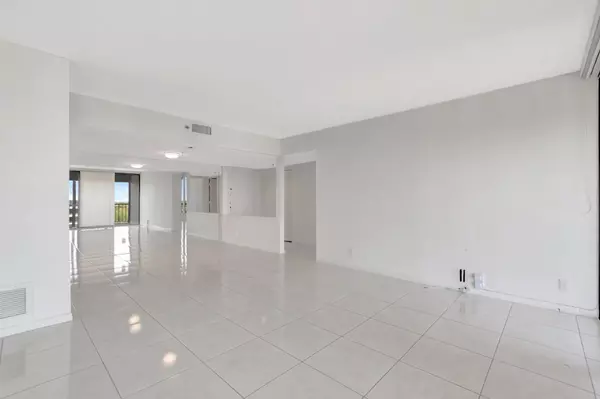 Boca Raton, FL 33434,7802 Lakeside BLVD 783