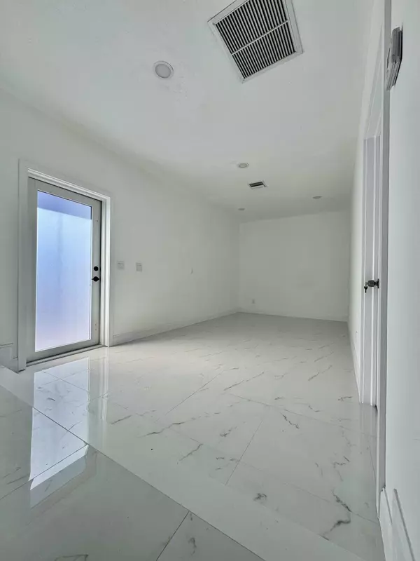 Lake Worth, FL 33462,2826 Floral Rd B