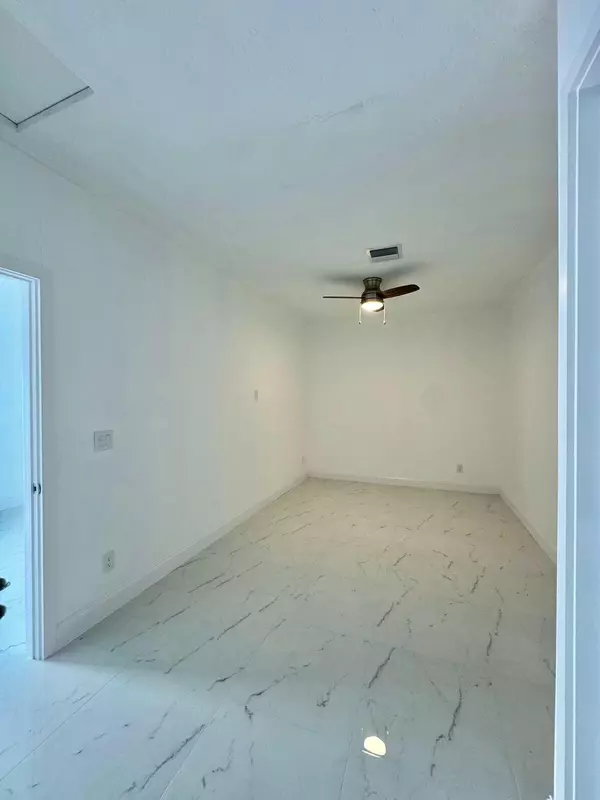 Lake Worth, FL 33462,2826 Floral Rd B