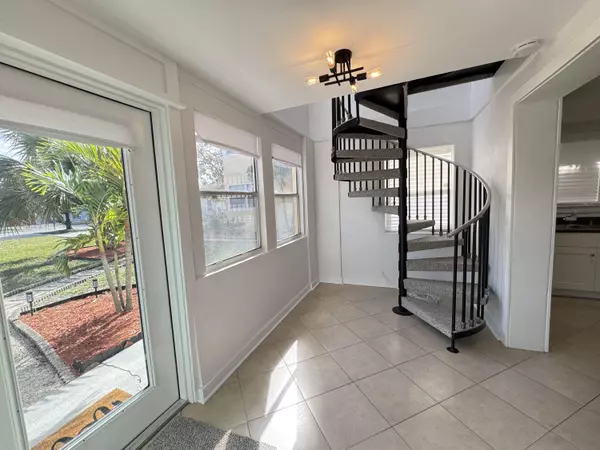 Lake Worth Beach, FL 33460,509 N 6th AVE 1