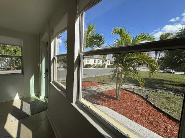 Lake Worth Beach, FL 33460,509 N 6th AVE 1