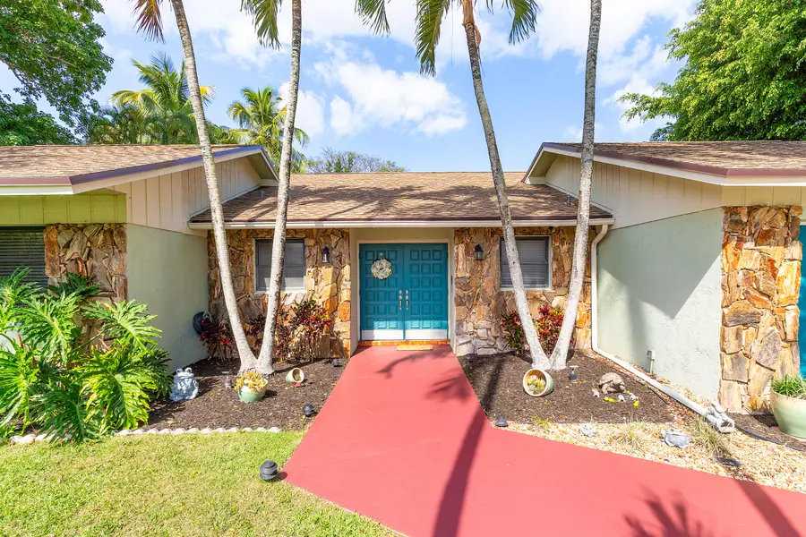 267 S Old Country RD, Wellington, FL 33414