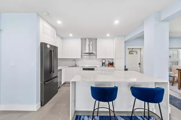 Boca Raton, FL 33432,1299 S Ocean BLVD R-2