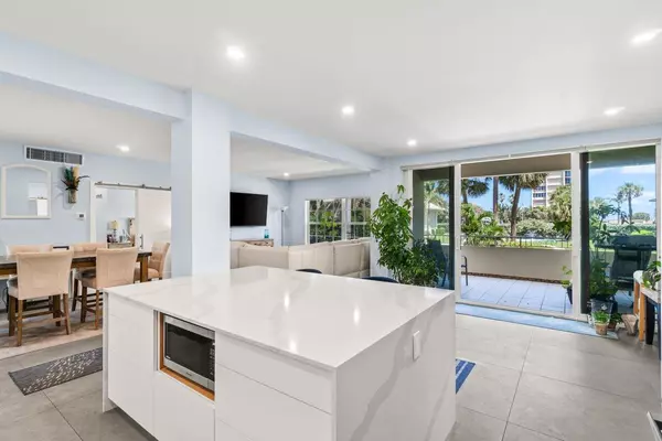 Boca Raton, FL 33432,1299 S Ocean BLVD R-2