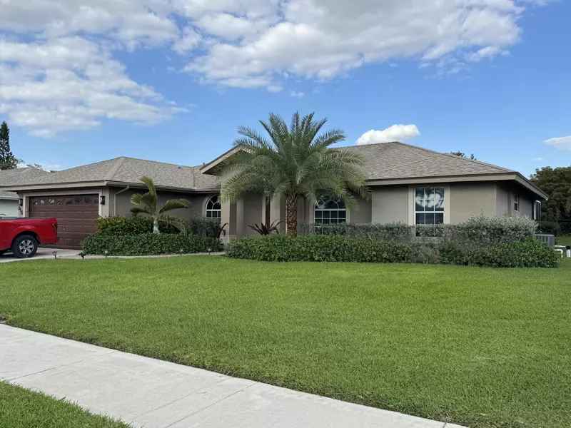 215 Monterey WAY, Royal Palm Beach, FL 33411