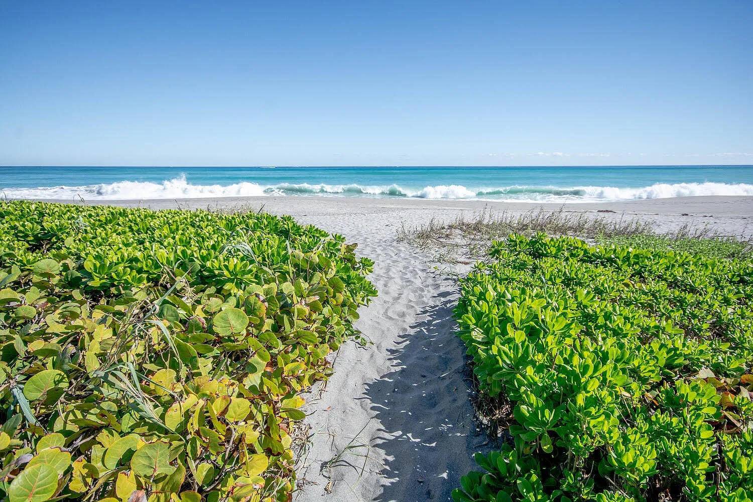 Juno Beach, FL 33408,120 Celestial WAY 113