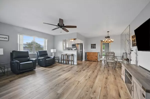 West Palm Beach, FL 33417,180 Camden H