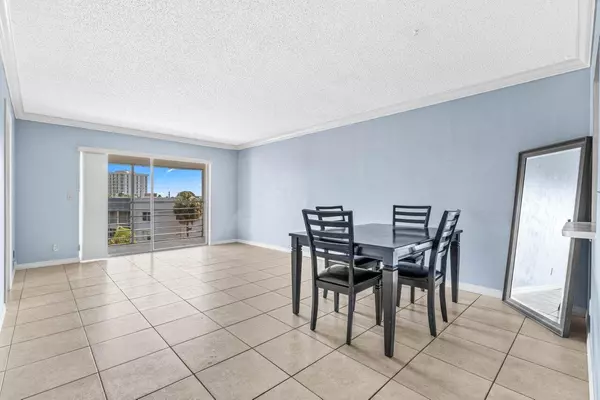 West Palm Beach, FL 33401,1638 Embassy DR 411