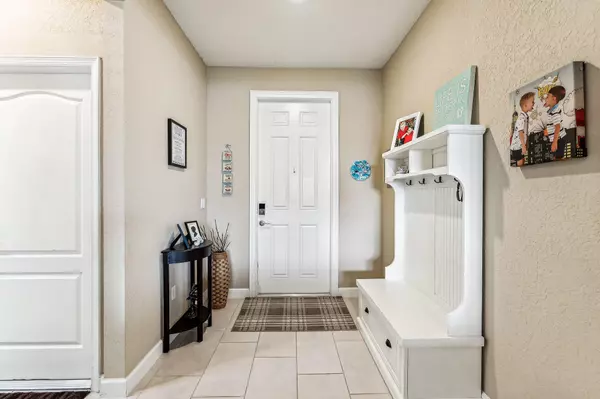 Port Saint Lucie, FL 34987,7222 NW Farnsworth CIR