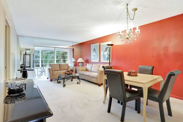 2951 NW 46th AVE 201, Lauderdale Lakes, FL 33313