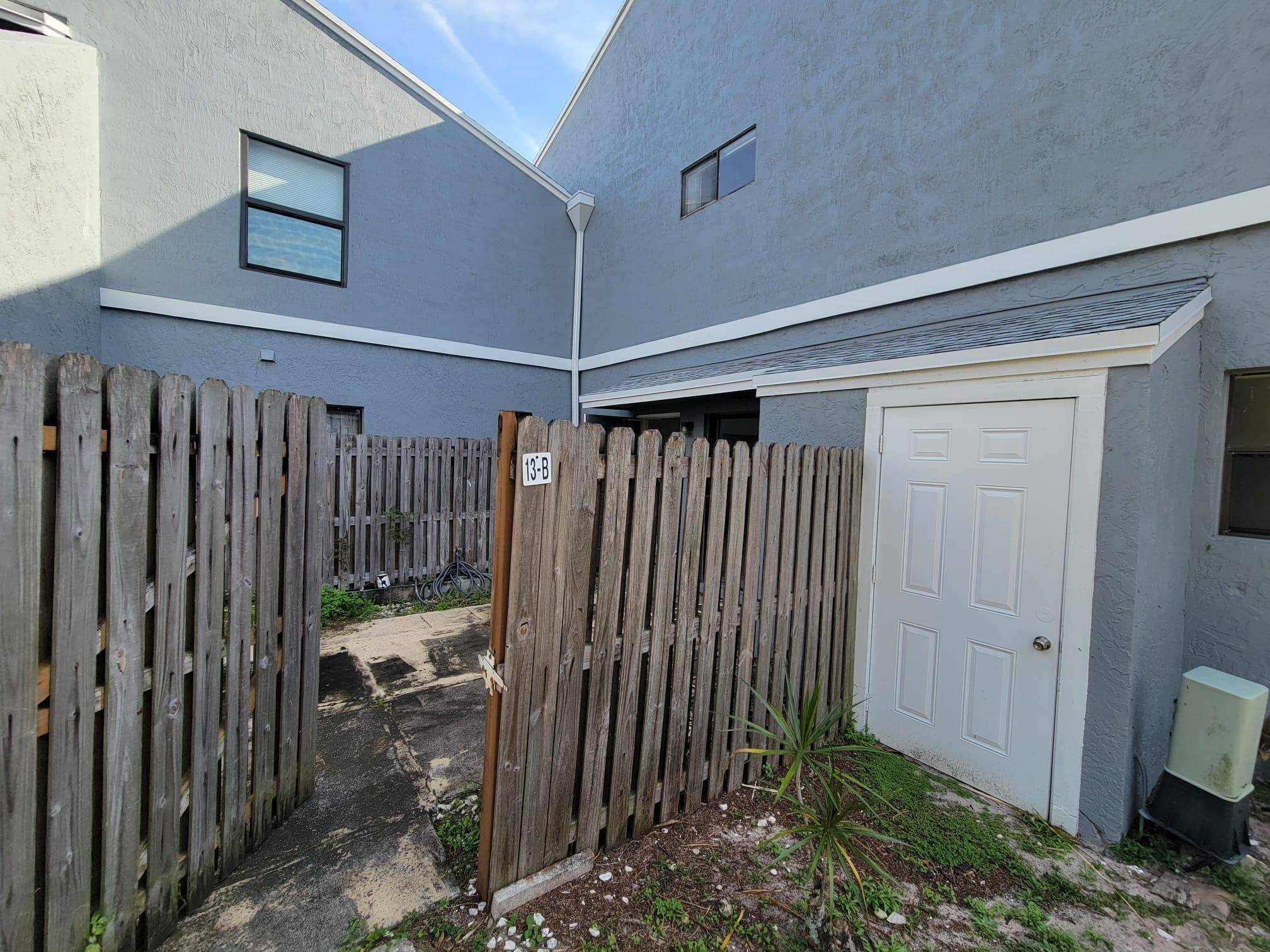 Boynton Beach, FL 33435