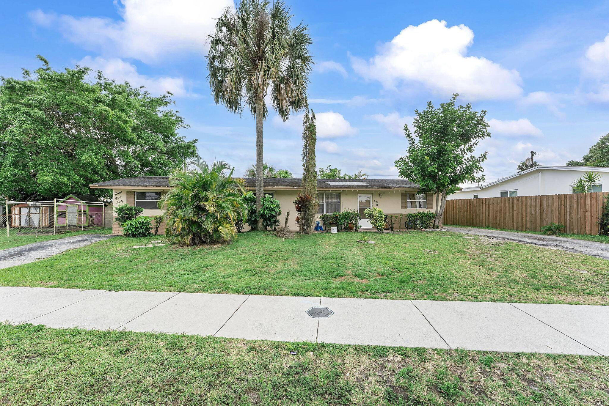 6960 SW 19th CT 1-2, North Lauderdale, FL 33068