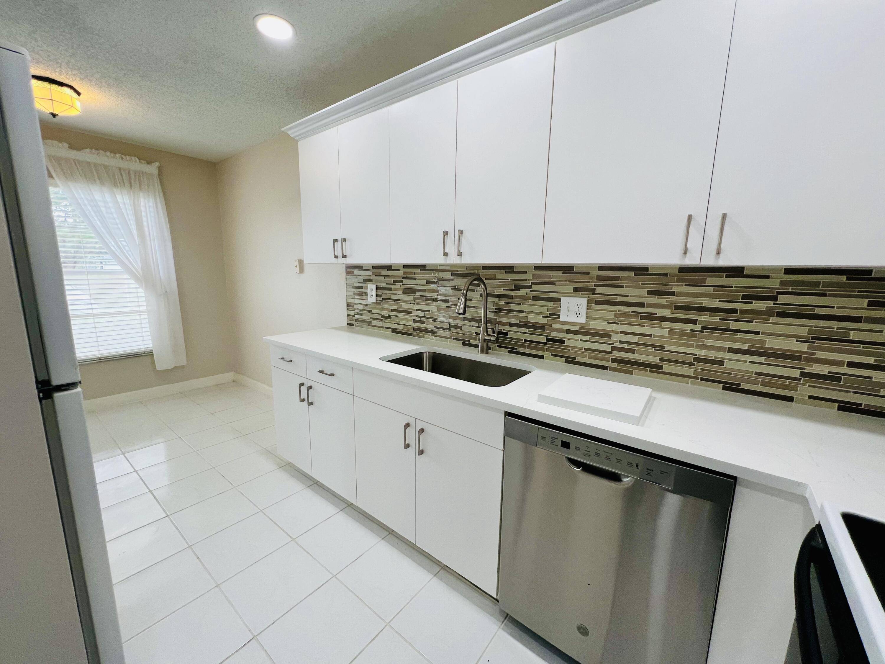 2801 SW 15th ST 102, Delray Beach, FL 33445