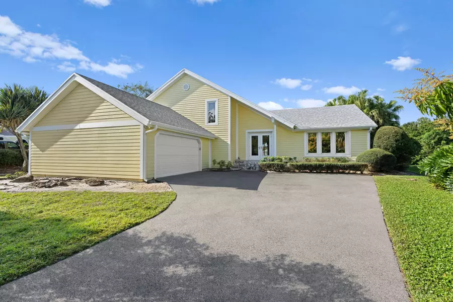 2626 SE Erickson DR, Port Saint Lucie, FL 34984