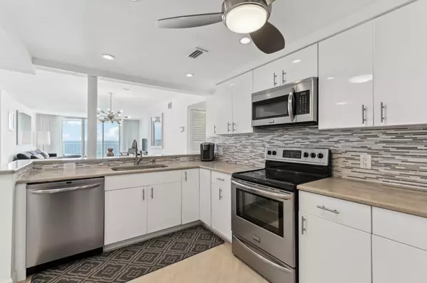 South Palm Beach, FL 33480,3580 S Ocean BLVD 8e