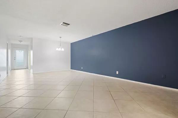 West Palm Beach, FL 33415,5800 W Fernley DR 68