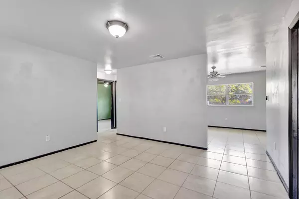 Fort Pierce, FL 34946,107 Gotham DR