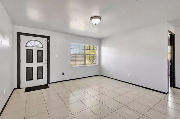 Fort Pierce, FL 34946,107 Gotham DR