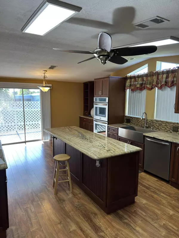 Fort Pierce, FL 34982,553 Tropical Isles CIR