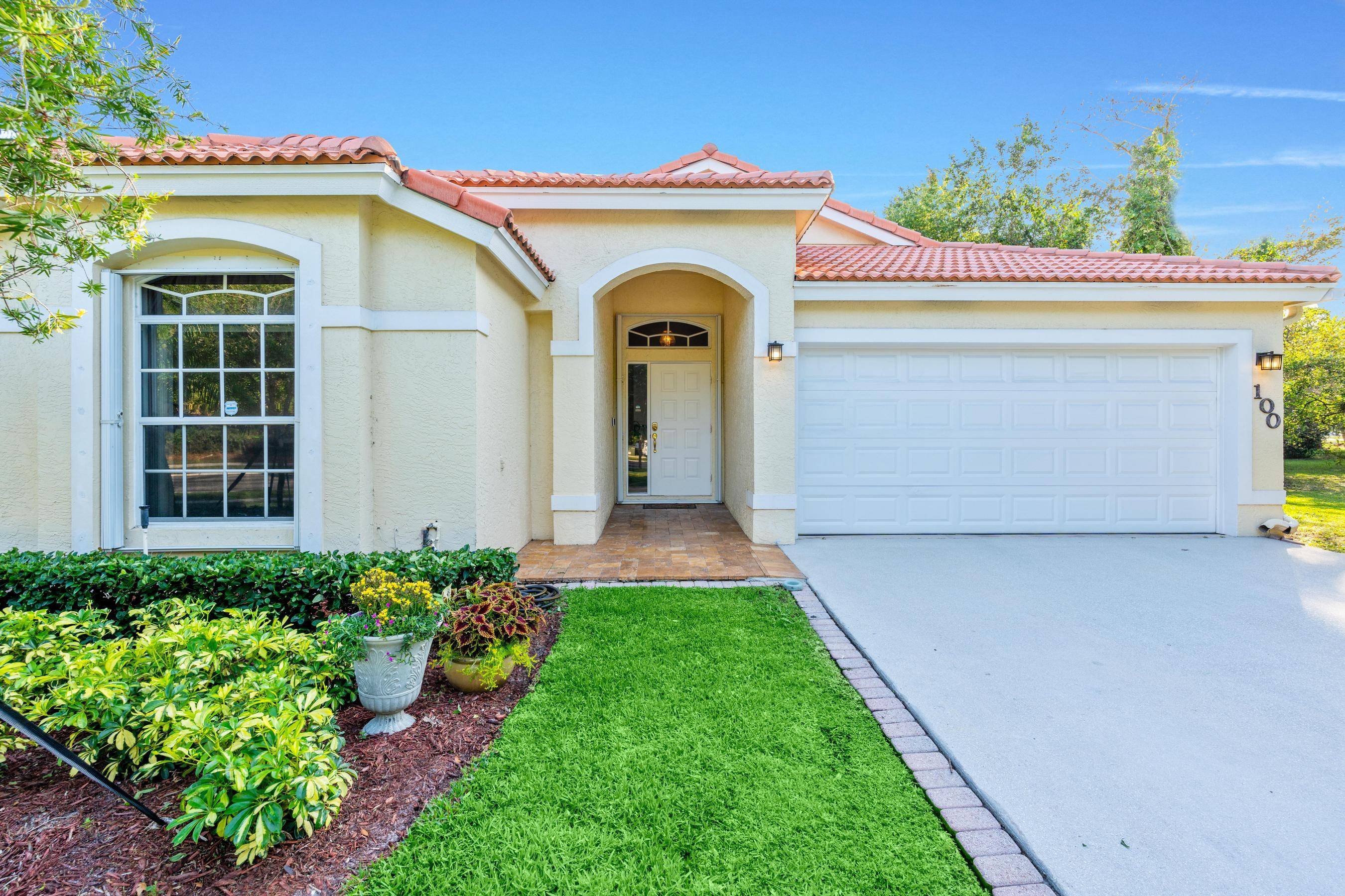 100 Preserve DR, Royal Palm Beach, FL 33411
