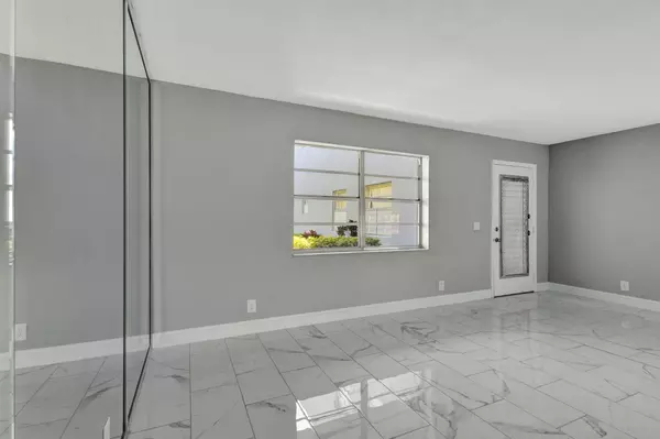 Delray Beach, FL 33484,152 Burgundy D 152