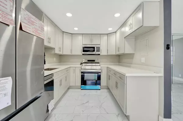 Delray Beach, FL 33484,152 Burgundy D 152