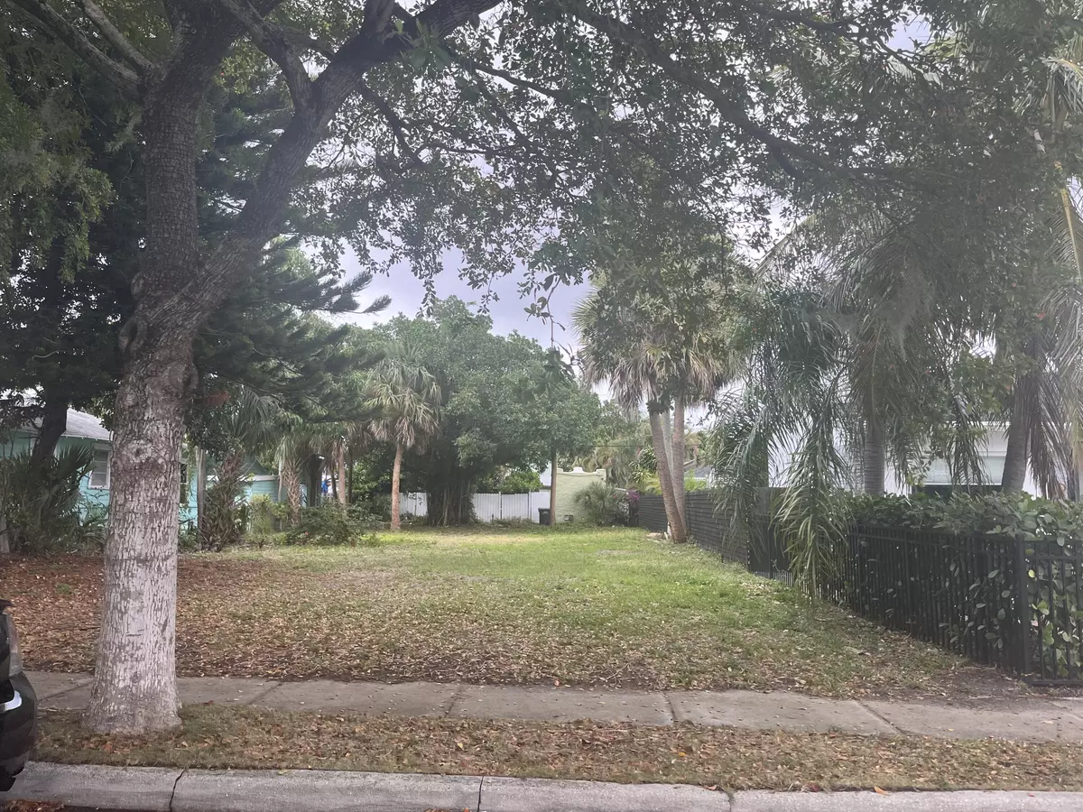 West Palm Beach, FL 33407,427 32nd ST