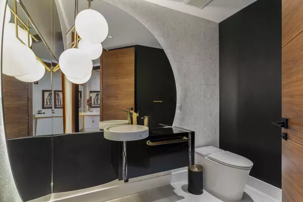 Miami Beach, FL 33140,5959 Collins AVE 1003