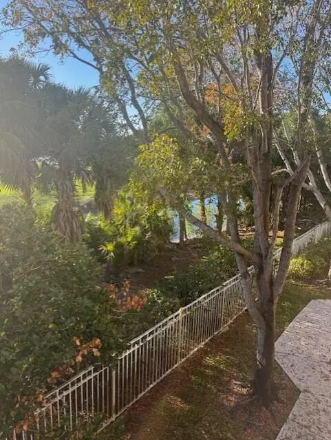 West Palm Beach, FL 33411,6565 Emerald Dunes DR 208