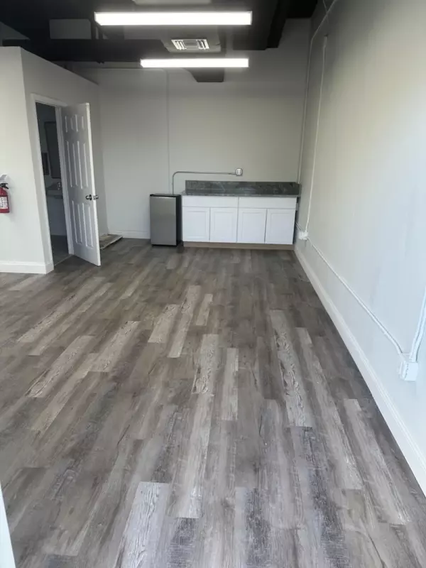 West Palm Beach, FL 33411,2755 Vista Pkwy I8