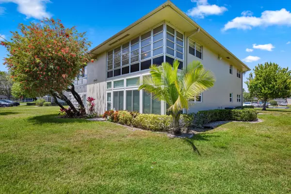 Port Saint Lucie, FL 34952,22 Lake Vista TRL 207