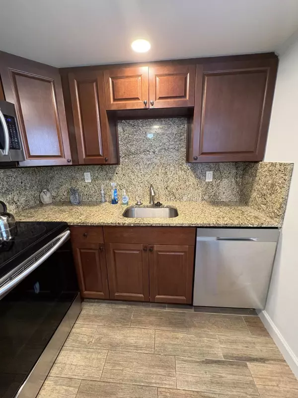 Delray Beach, FL 33484,691 Burgundy O O