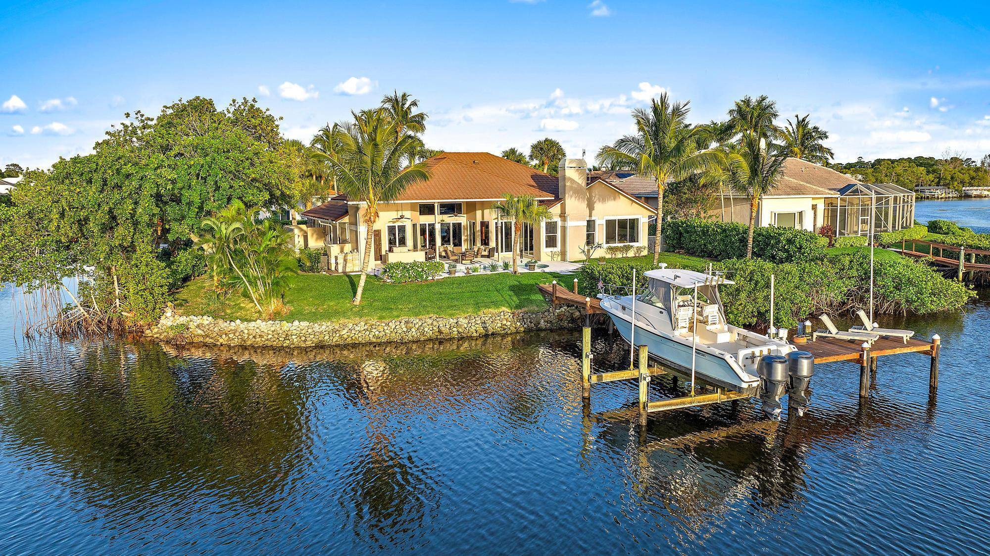 8575 SE Water Oak PL, Jupiter, FL 33469