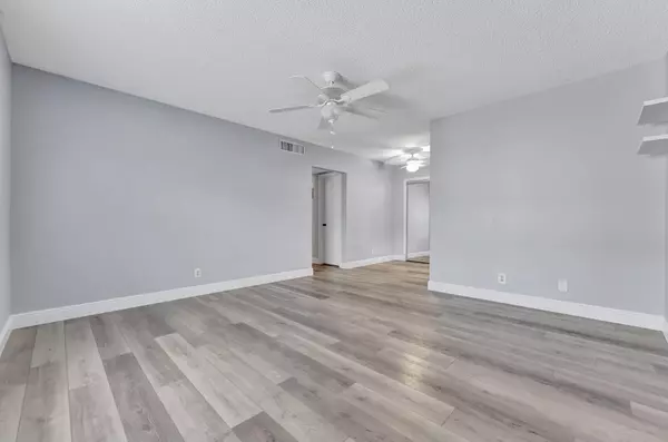 Fort Lauderdale, FL 33308,6700 NE 22nd WAY 2212
