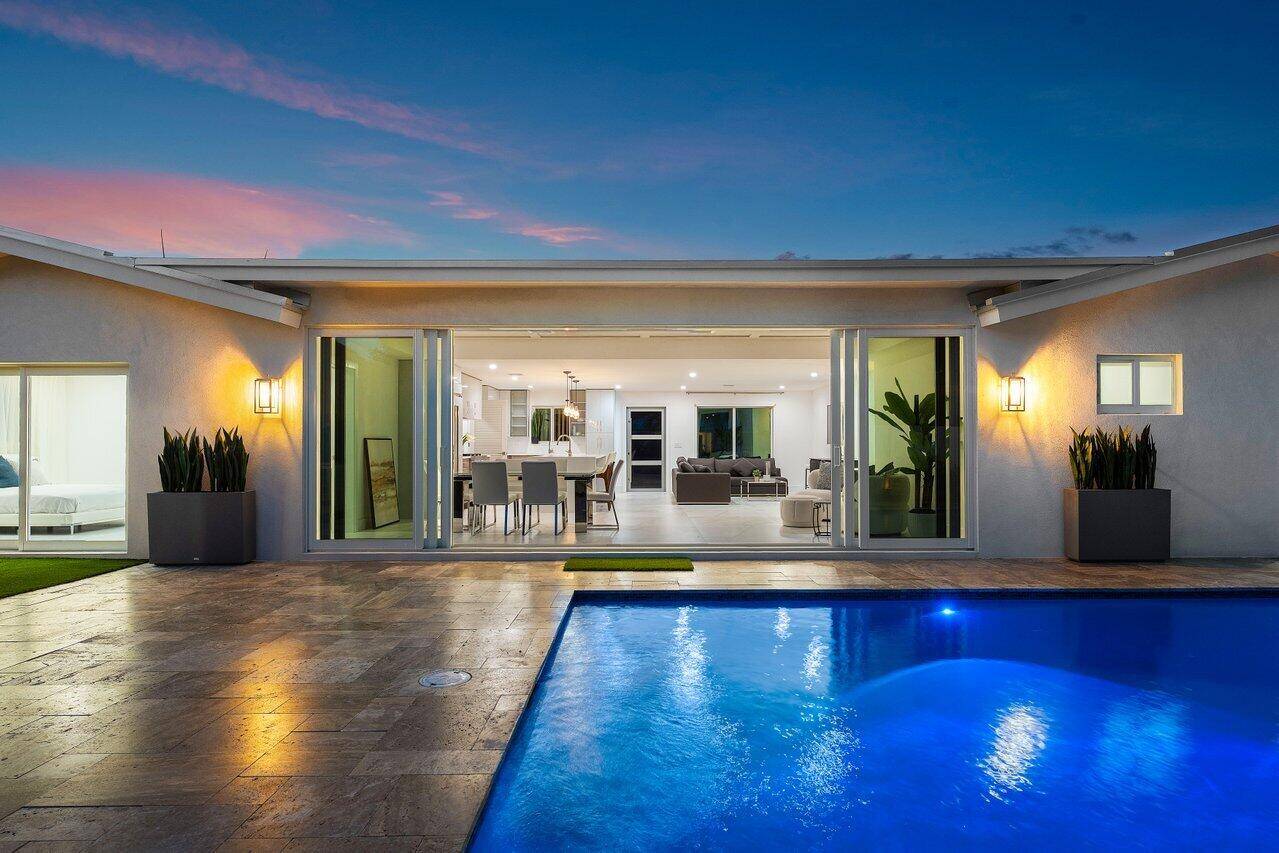 Boynton Beach, FL 33435,902 SW 27th PL