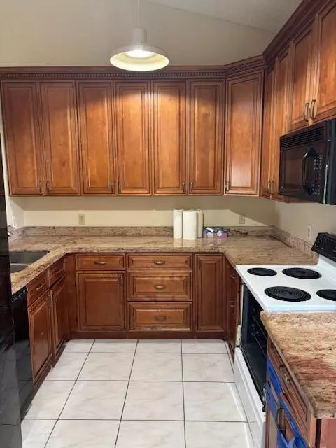 Boynton Beach, FL 33472,8339 Mooring CIR