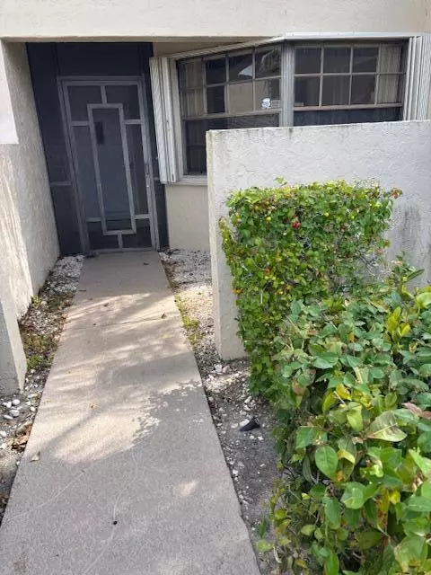 Boynton Beach, FL 33472,8339 Mooring CIR