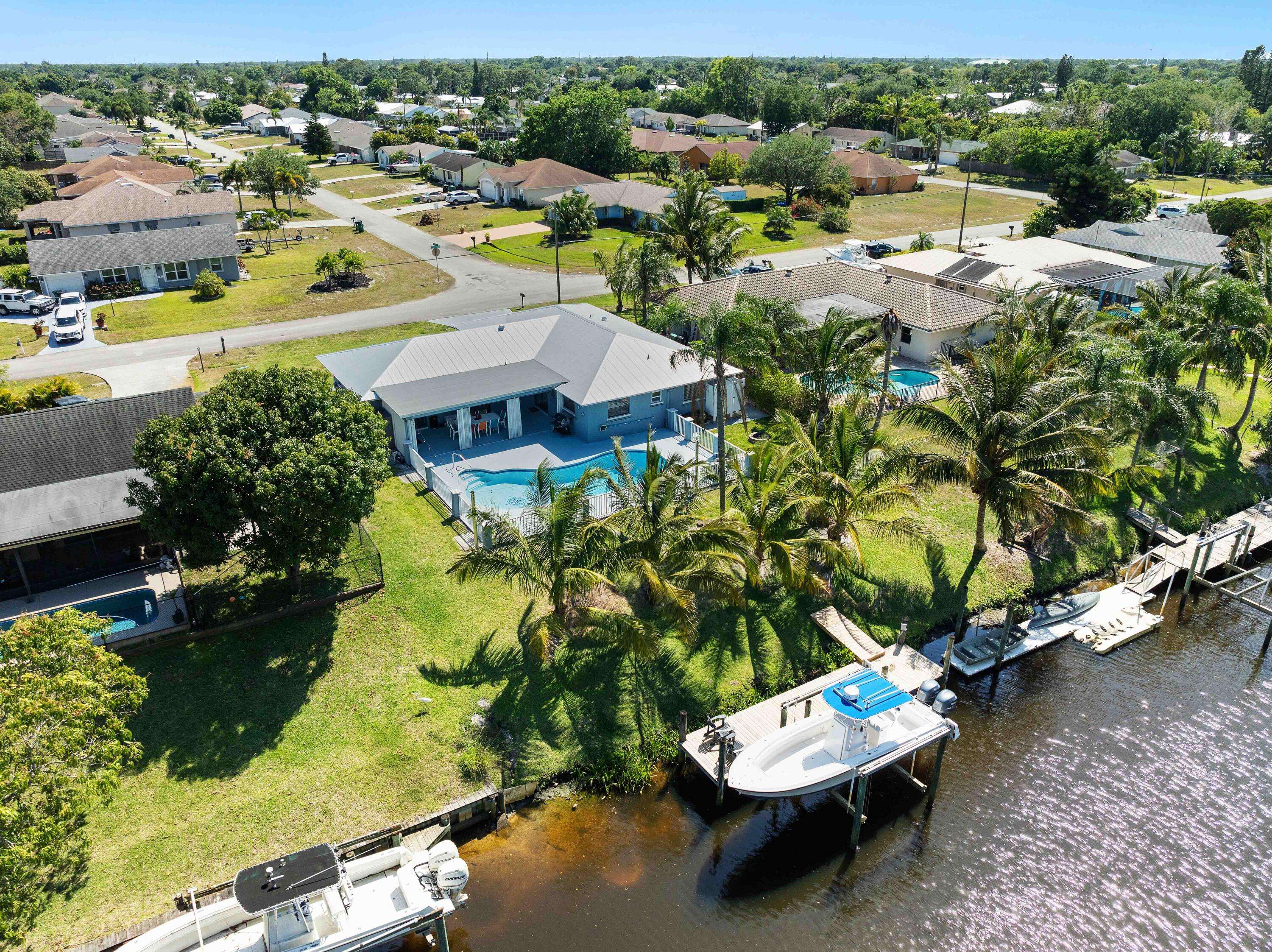641 SE Whitmore DR, Port Saint Lucie, FL 34984