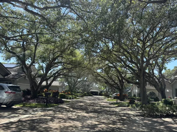 Indian River Shores, FL 32963,250 S Peppertree DR 8