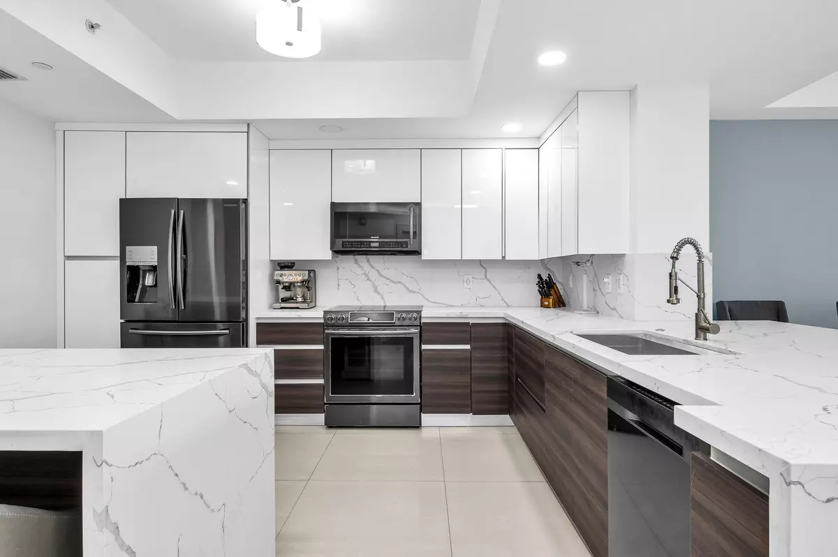 Aventura, FL 33180,3330 NE 190th ST 1911