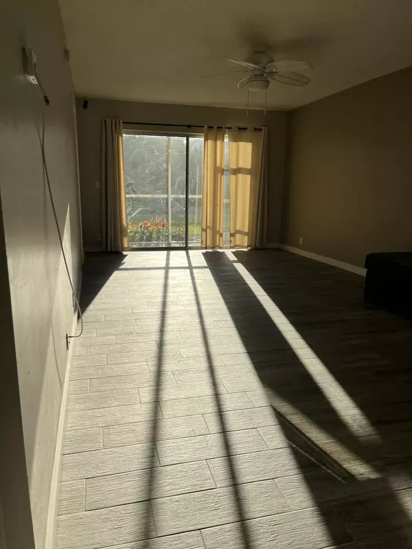 West Palm Beach, FL 33411,140 Lake Meryl DR 139