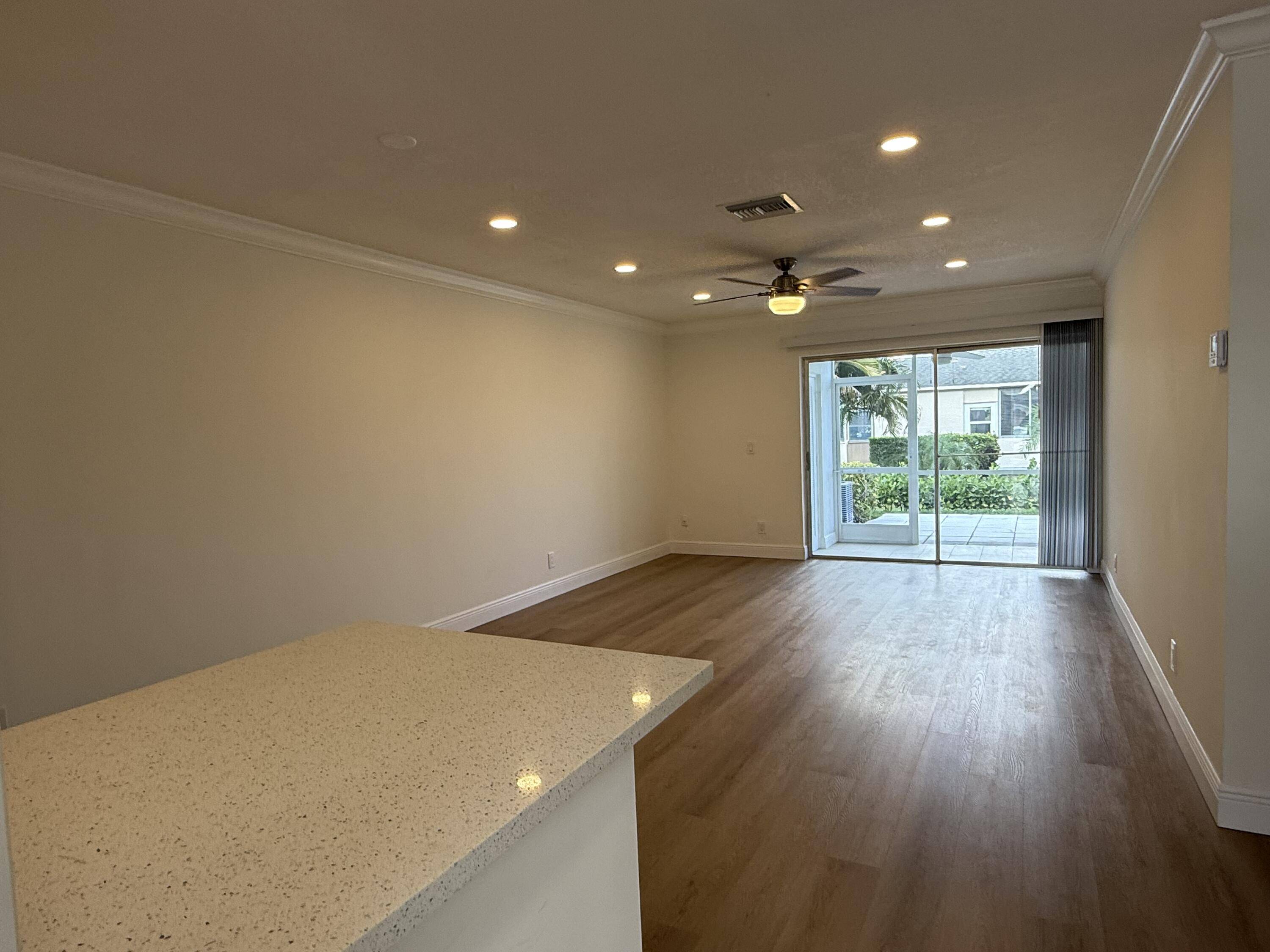 West Palm Beach, FL 33415,2616 E Emory DR J