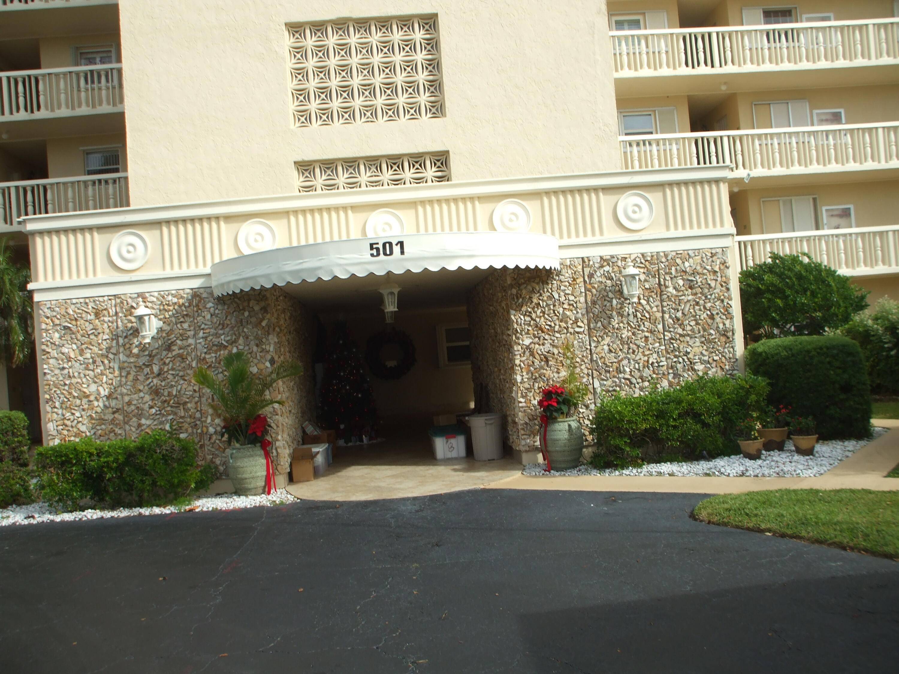 Lake Park, FL 33403,501 Lake Shore DR 805