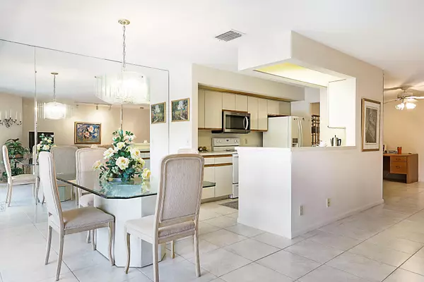 Greenacres, FL 33413,300 Crosswinds DR D1