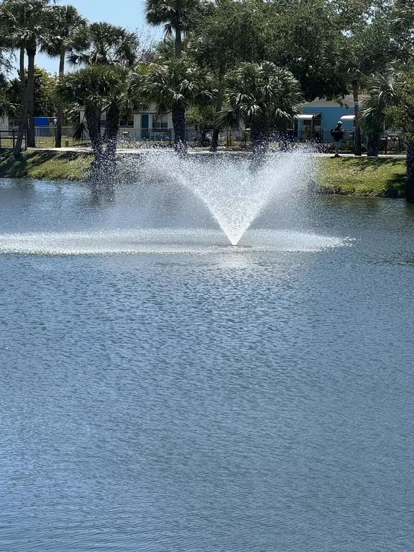 Palm Springs, FL 33461,721 Lori DR 113